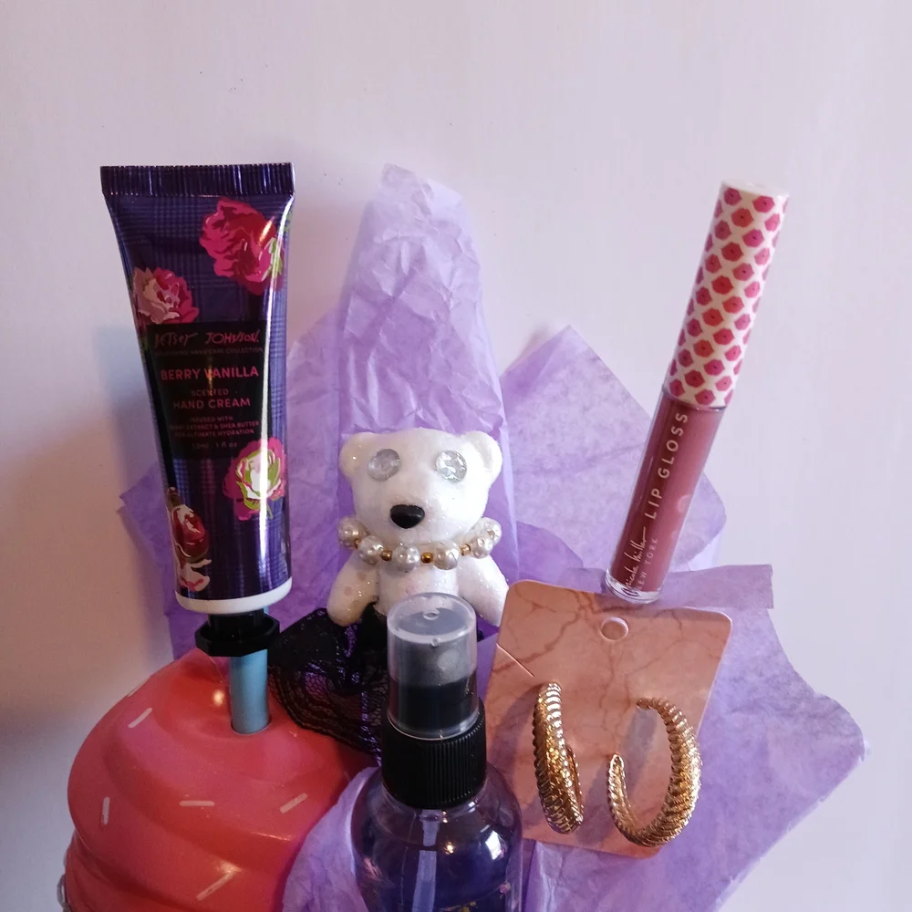 Ice Cream Cone Nicole Miller, Betsey J Celebration Concept/Gift Set